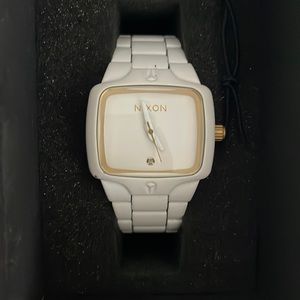 Nixon Small Player Watch (white)
